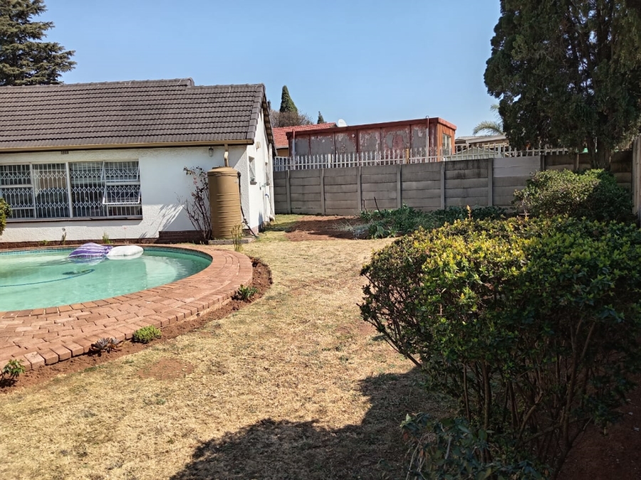 4 Bedroom Property for Sale in Witpoortjie Gauteng