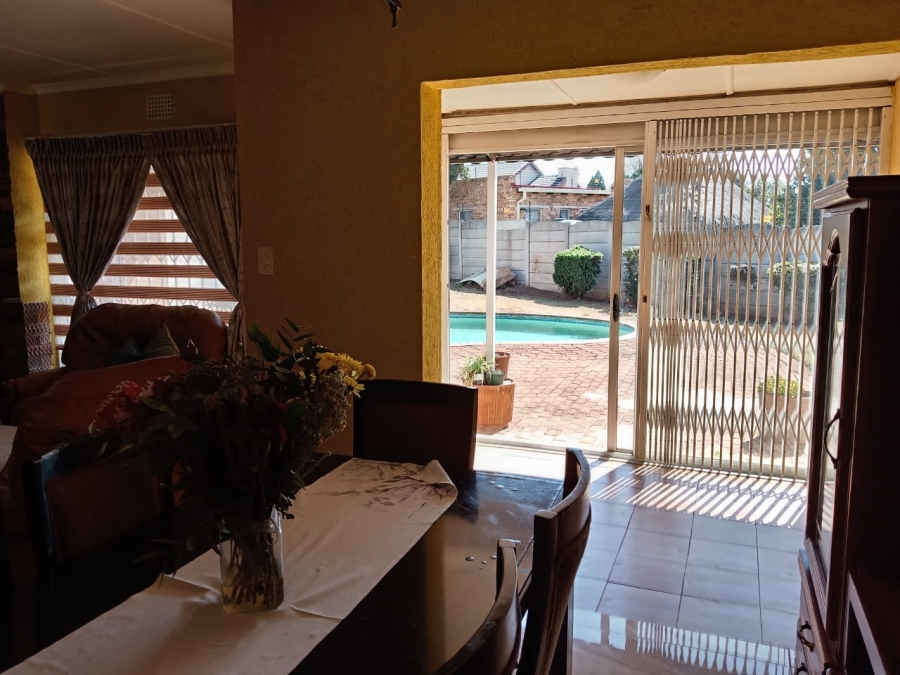 4 Bedroom Property for Sale in Witpoortjie Gauteng