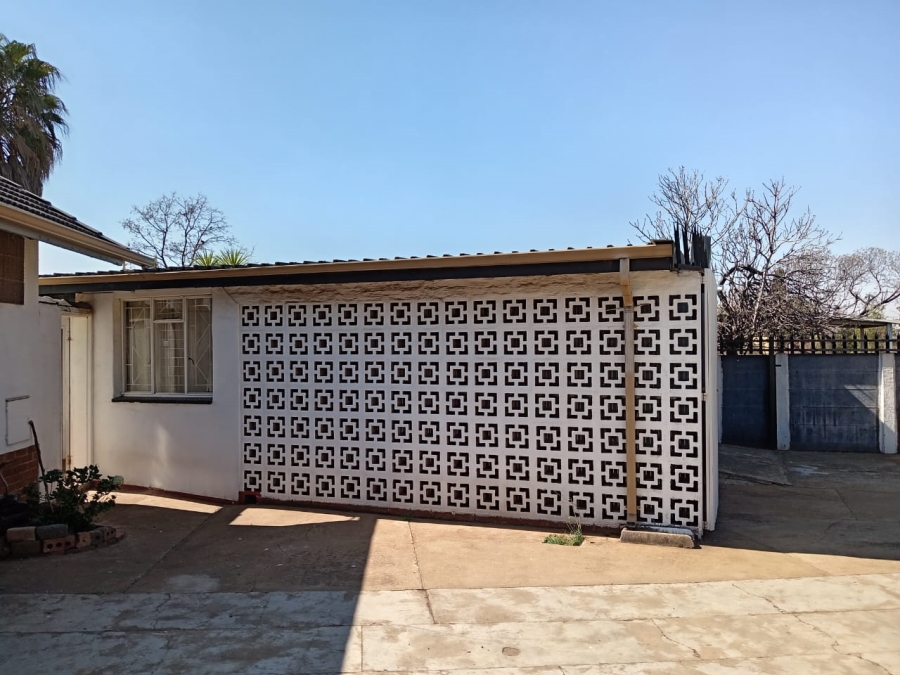 4 Bedroom Property for Sale in Witpoortjie Gauteng