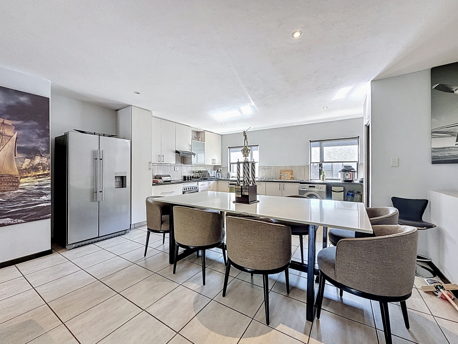 2 Bedroom Property for Sale in Lombardy Estate Gauteng