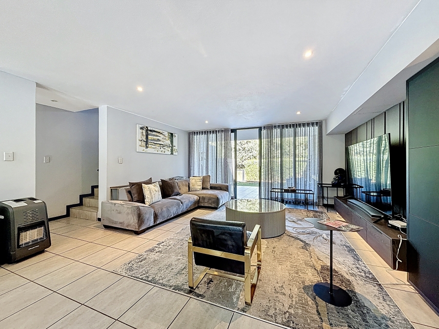 2 Bedroom Property for Sale in Lombardy Estate Gauteng