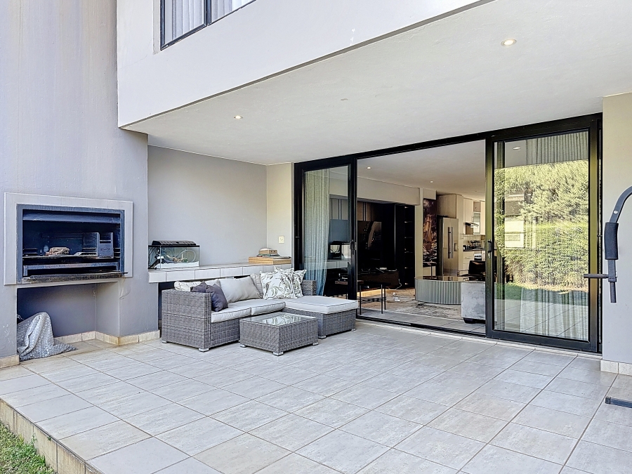2 Bedroom Property for Sale in Lombardy Estate Gauteng