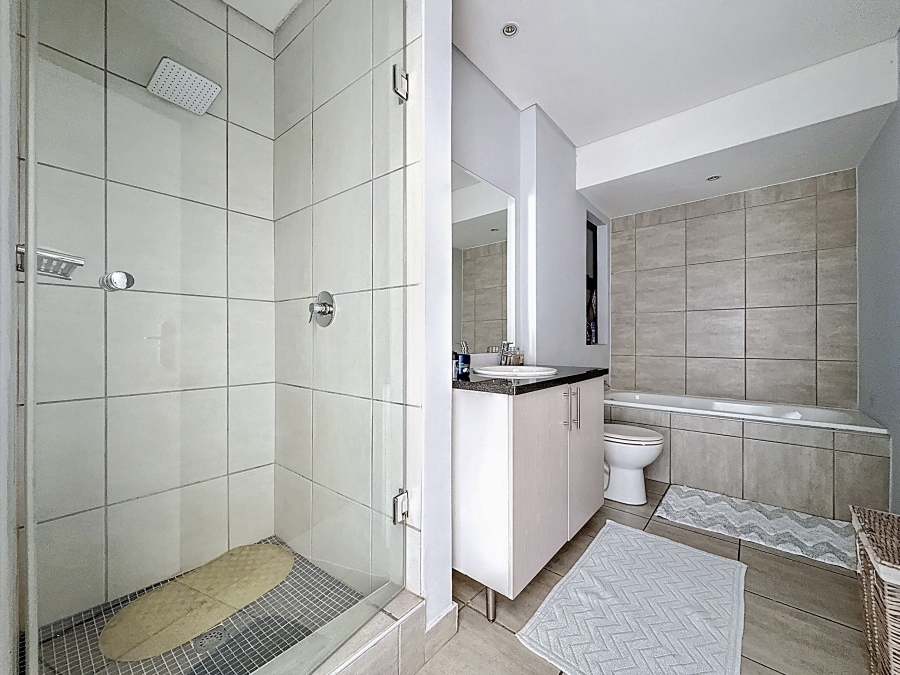 2 Bedroom Property for Sale in Lombardy Estate Gauteng