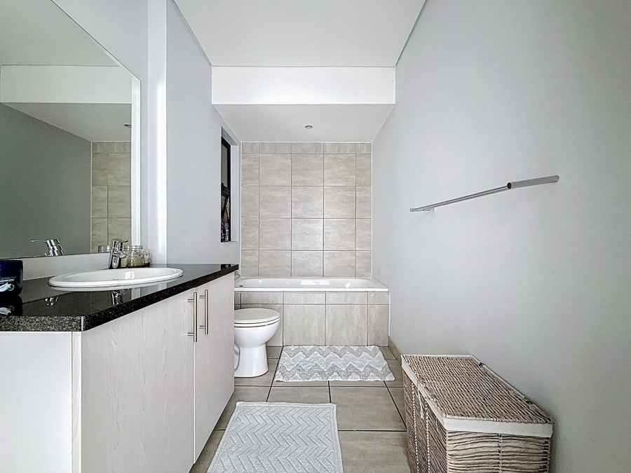 2 Bedroom Property for Sale in Lombardy Estate Gauteng