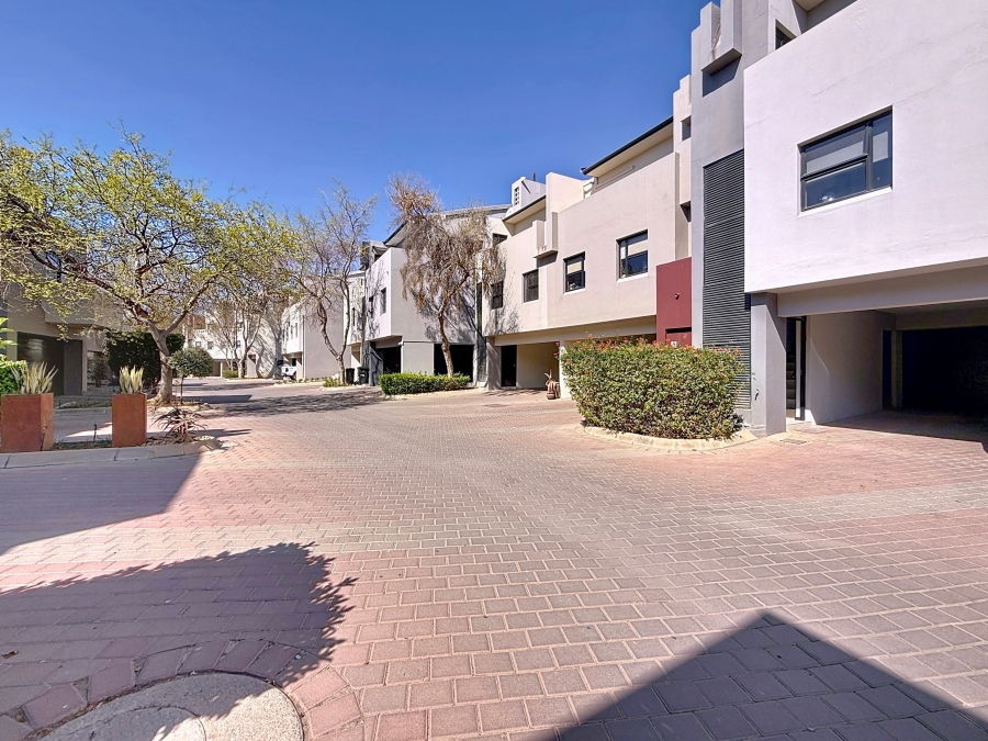 2 Bedroom Property for Sale in Lombardy Estate Gauteng