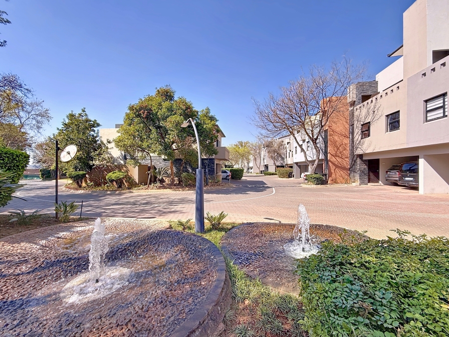 2 Bedroom Property for Sale in Lombardy Estate Gauteng