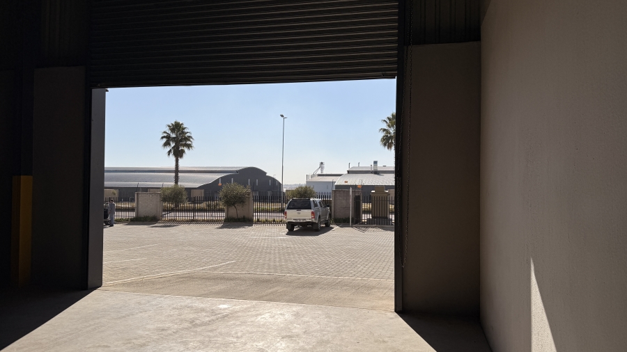 To Let commercial Property for Rent in Knoppieslaagte Gauteng