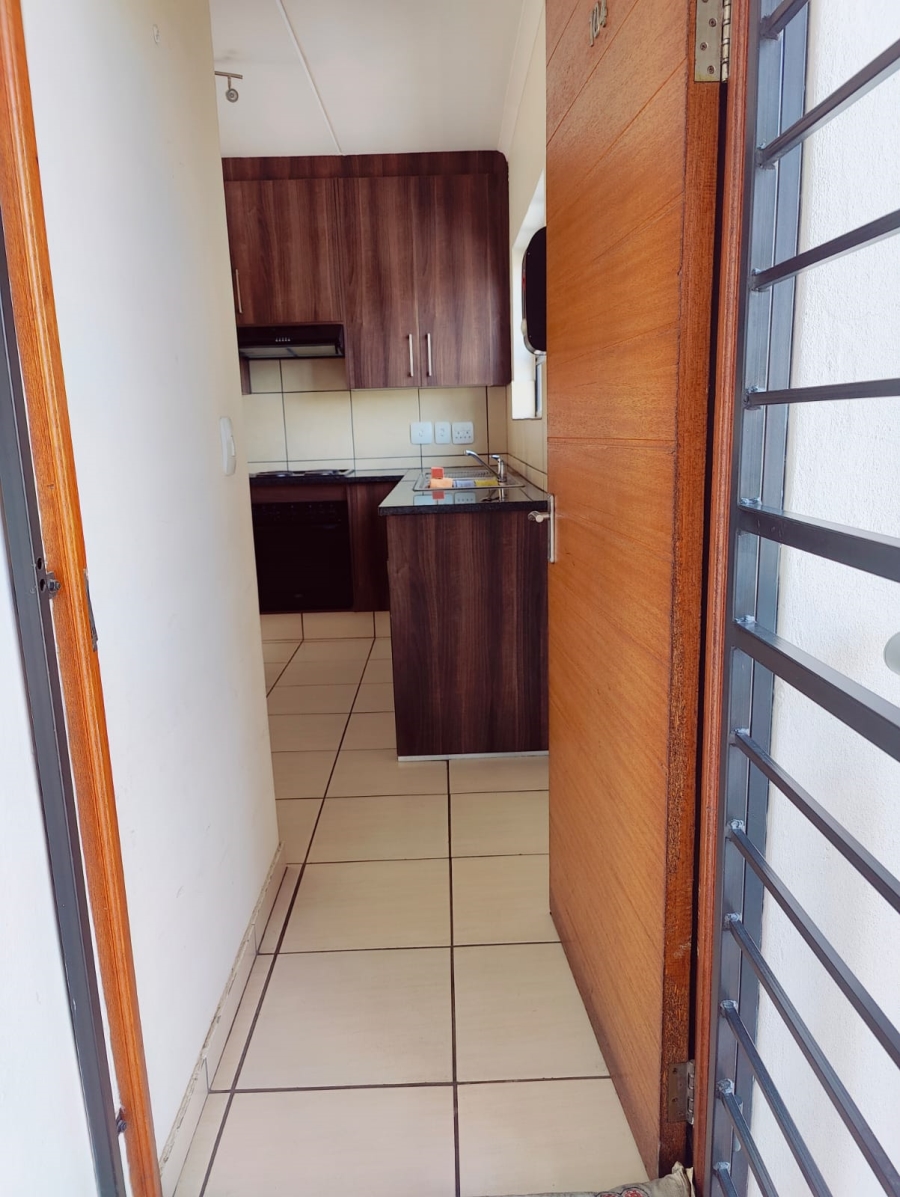To Let 3 Bedroom Property for Rent in Barbeque Downs Gauteng