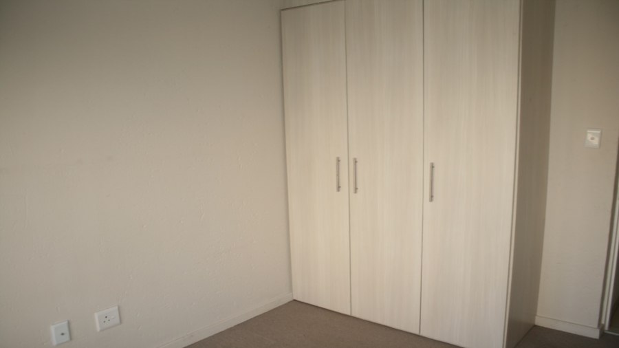 To Let 1 Bedroom Property for Rent in Beverley Gauteng