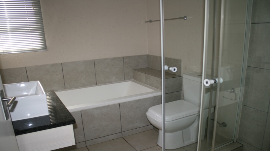 To Let 1 Bedroom Property for Rent in Beverley Gauteng