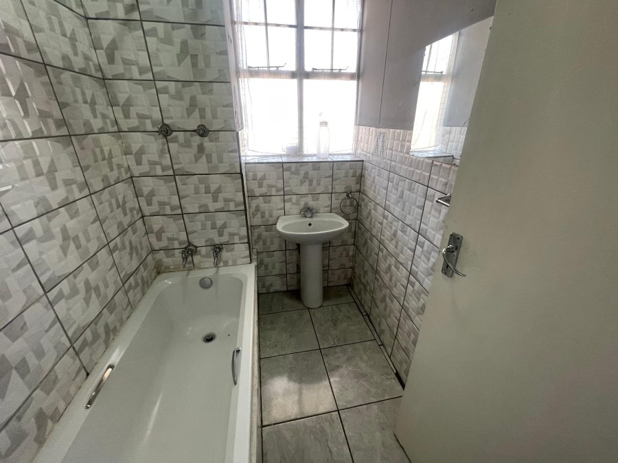 2 Bedroom Property for Sale in Sunnyside Gauteng