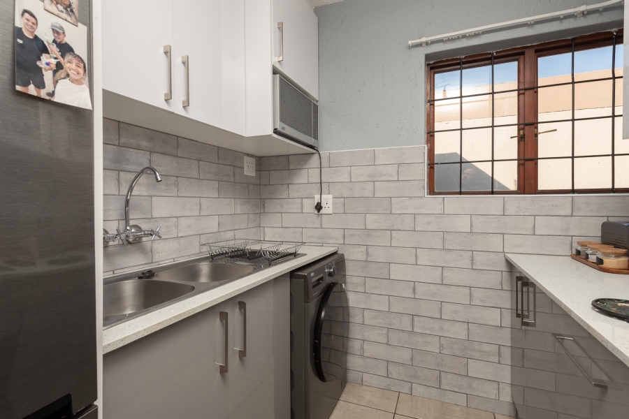 2 Bedroom Property for Sale in Glenvista Gauteng