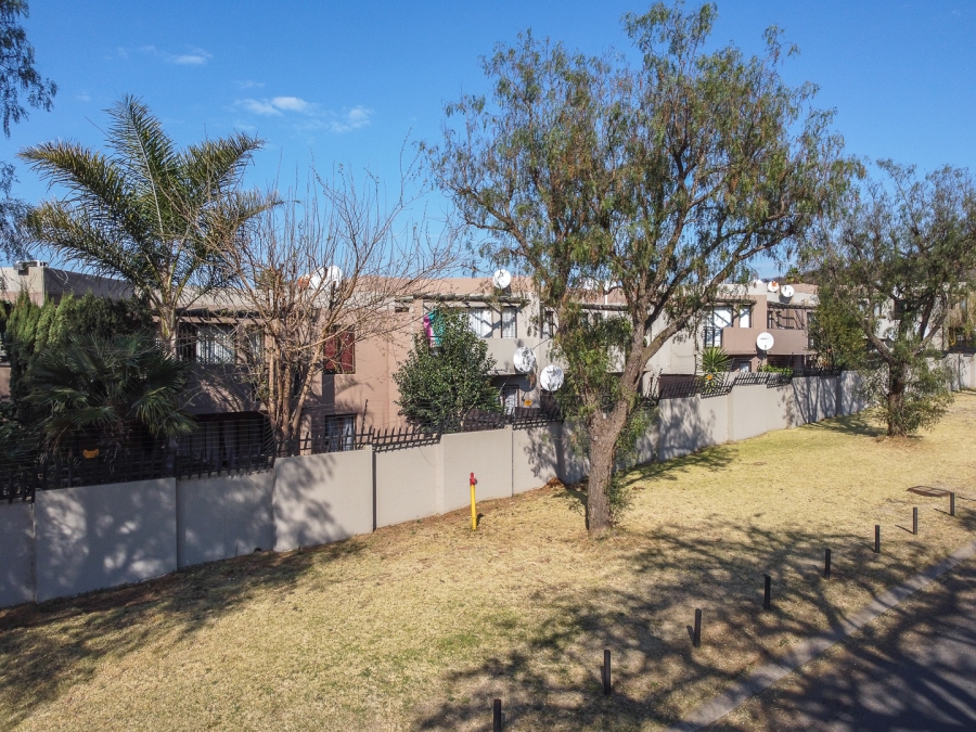 2 Bedroom Property for Sale in Glenvista Gauteng