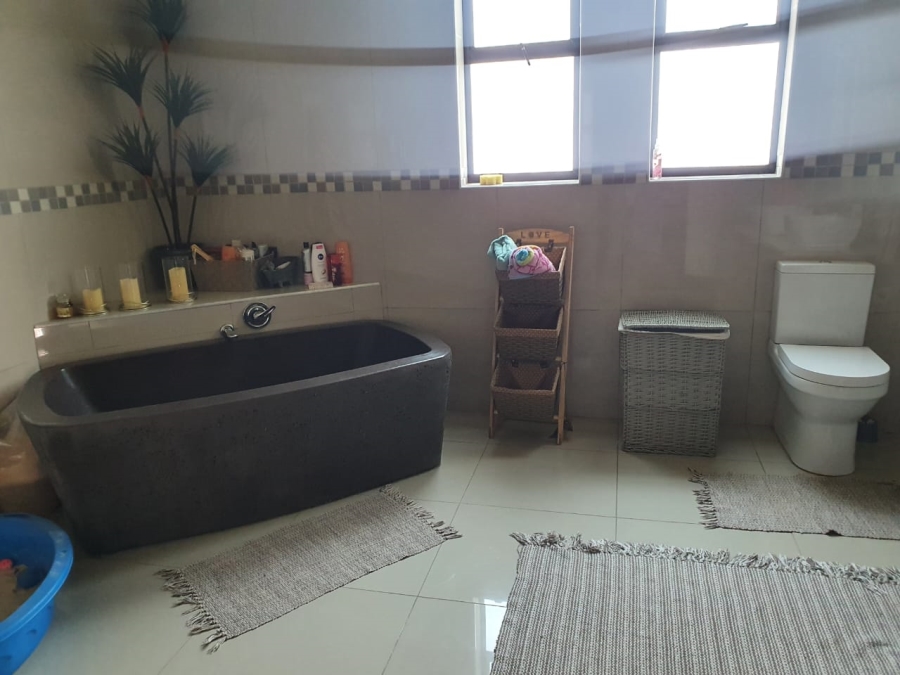 4 Bedroom Property for Sale in Glen Donald A H Gauteng