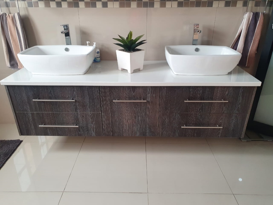 4 Bedroom Property for Sale in Glen Donald A H Gauteng