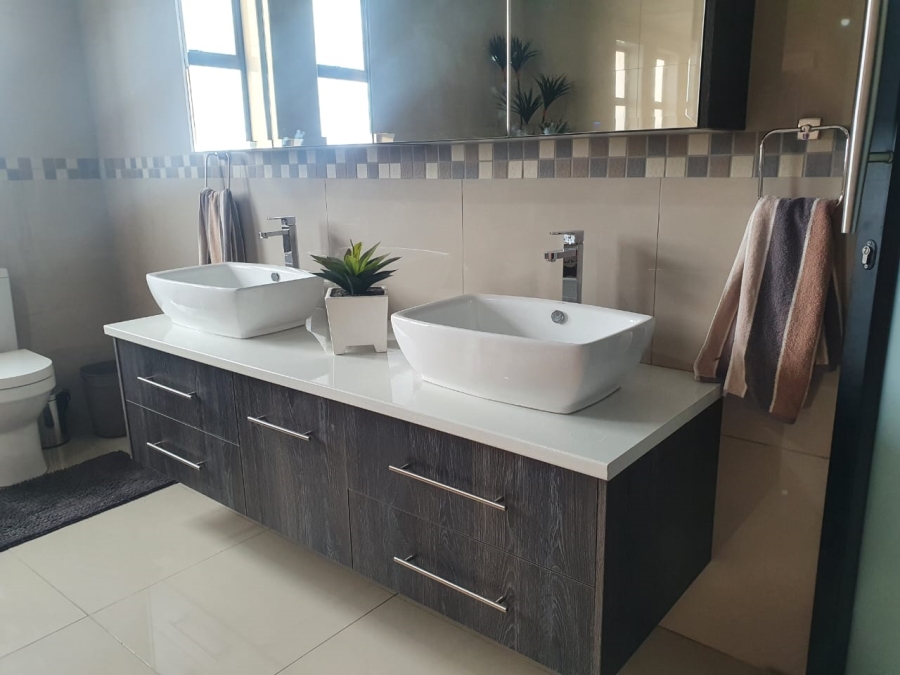 4 Bedroom Property for Sale in Glen Donald A H Gauteng