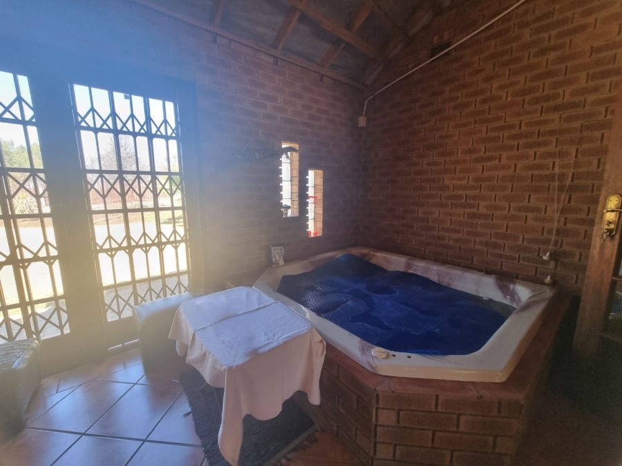 2 Bedroom Property for Sale in Vanderbijlpark SE 4 Gauteng