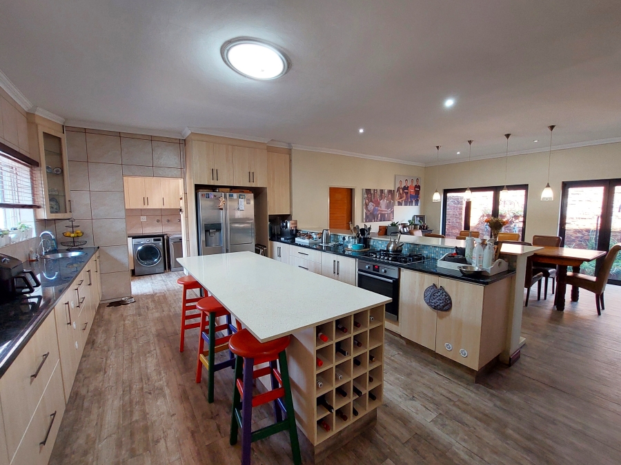 5 Bedroom Property for Sale in Erasmusrand Gauteng