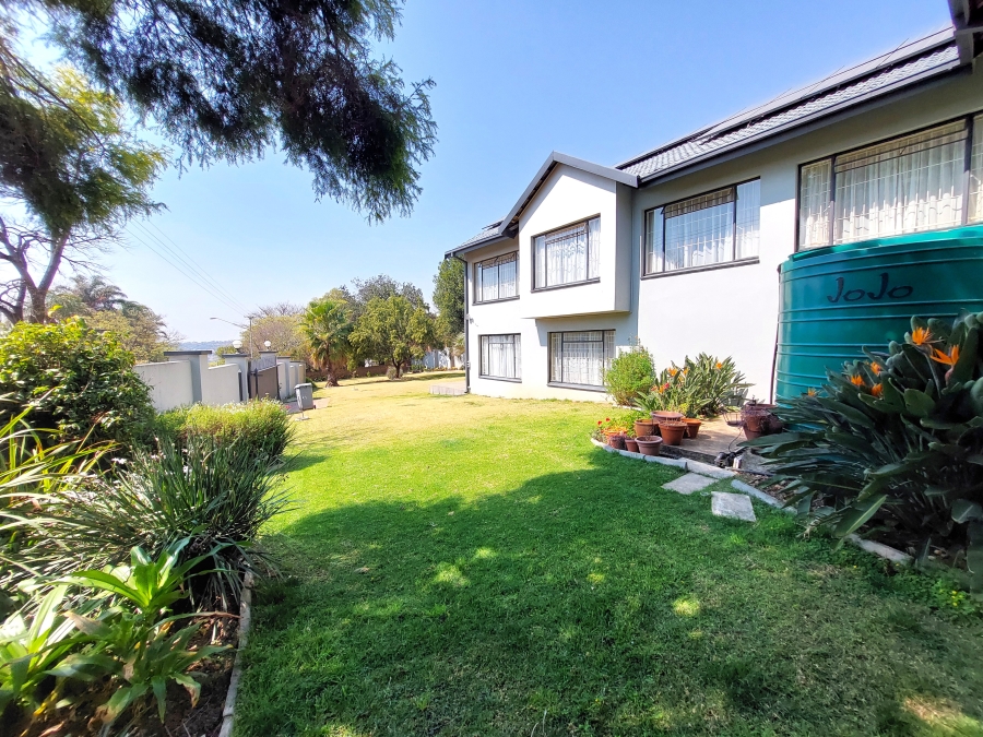5 Bedroom Property for Sale in Erasmusrand Gauteng