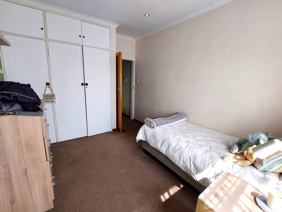5 Bedroom Property for Sale in Erasmusrand Gauteng