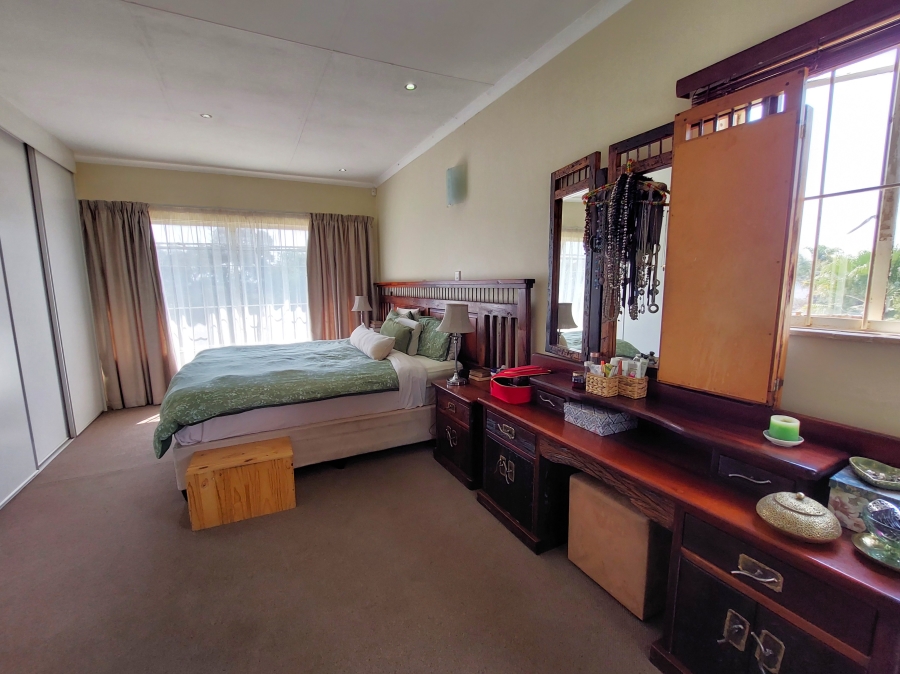 5 Bedroom Property for Sale in Erasmusrand Gauteng