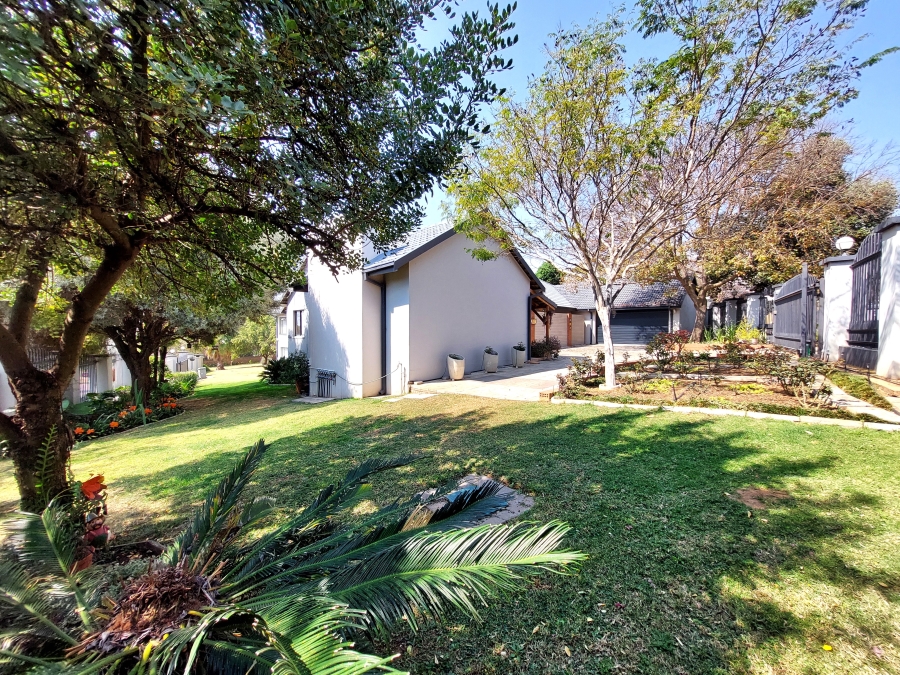 5 Bedroom Property for Sale in Erasmusrand Gauteng