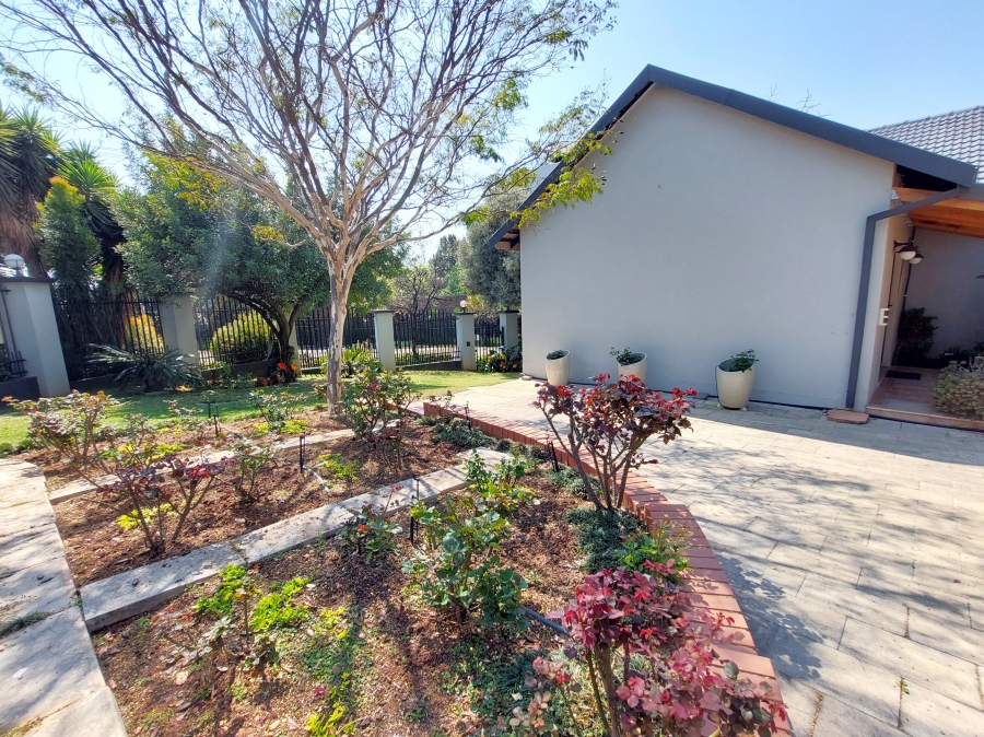 5 Bedroom Property for Sale in Erasmusrand Gauteng