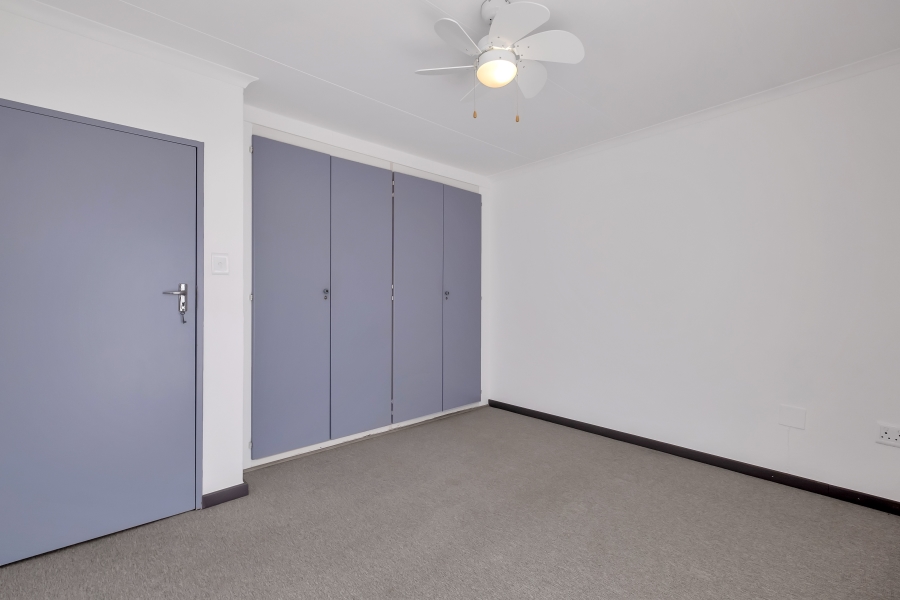 1 Bedroom Property for Sale in Linden Gauteng