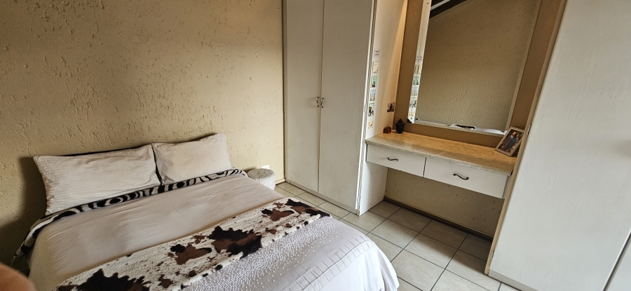 2 Bedroom Property for Sale in New Redruth Gauteng
