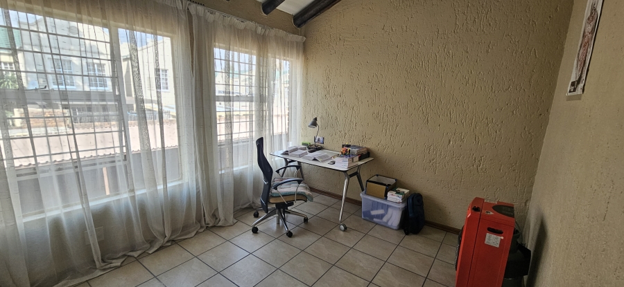 2 Bedroom Property for Sale in New Redruth Gauteng