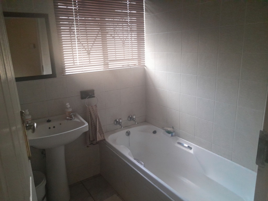 To Let 3 Bedroom Property for Rent in Albertsdal Gauteng