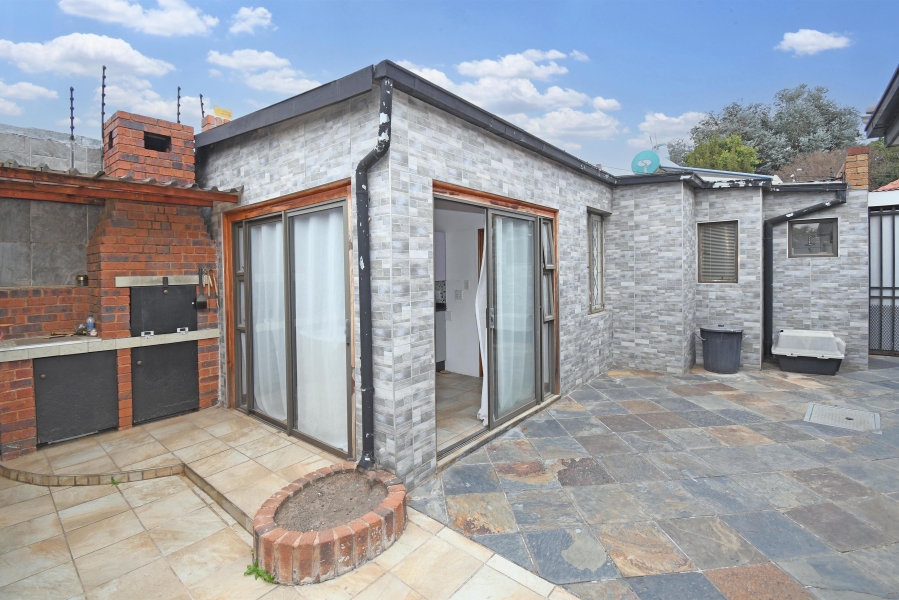 3 Bedroom Property for Sale in Orange Grove Gauteng