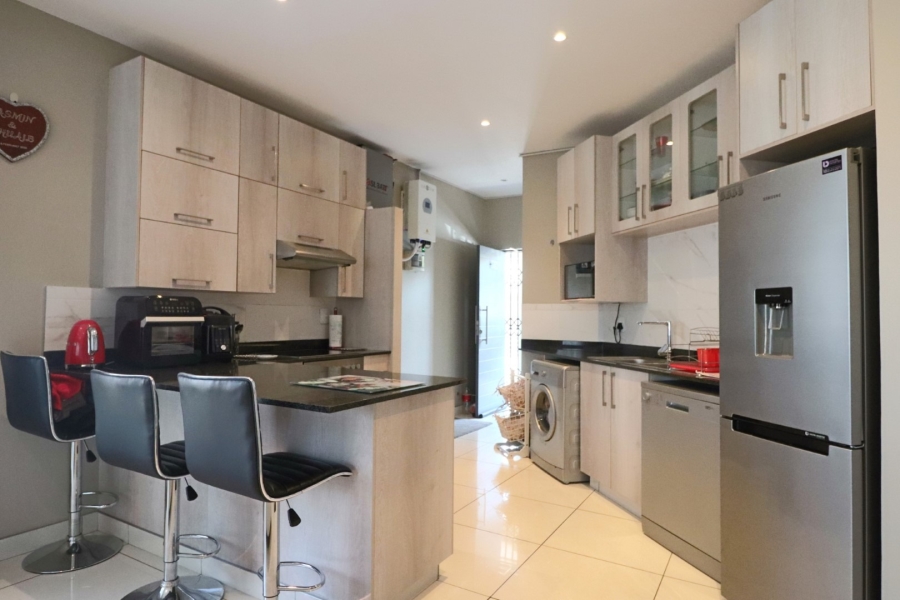 To Let 2 Bedroom Property for Rent in Rivonia Gauteng
