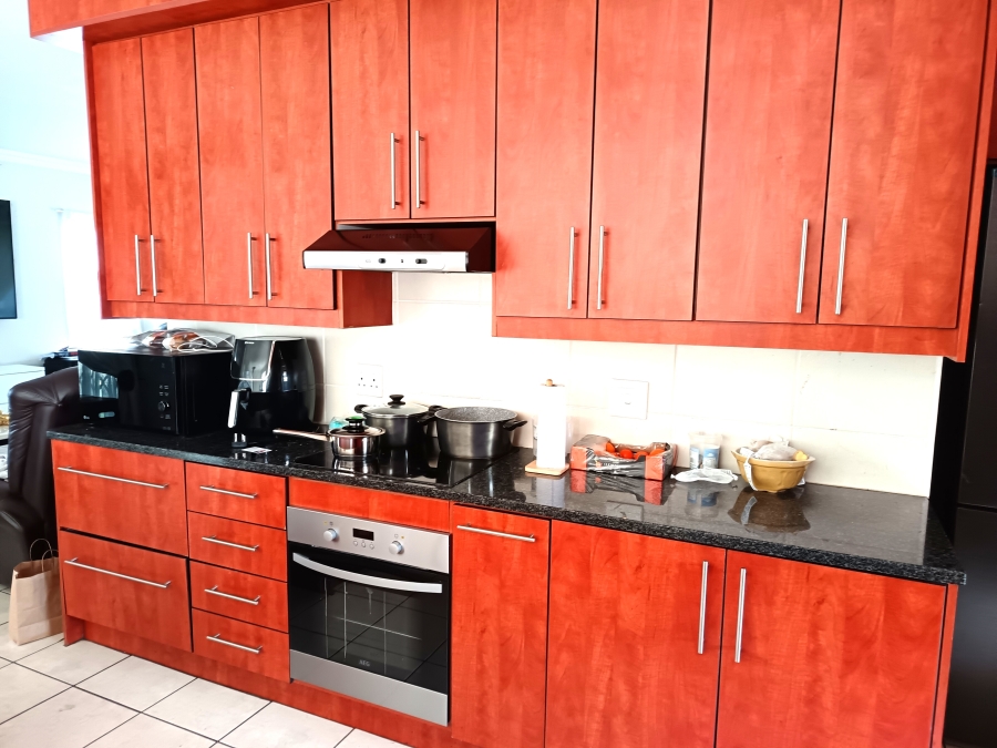 4 Bedroom Property for Sale in Sonneveld Gauteng