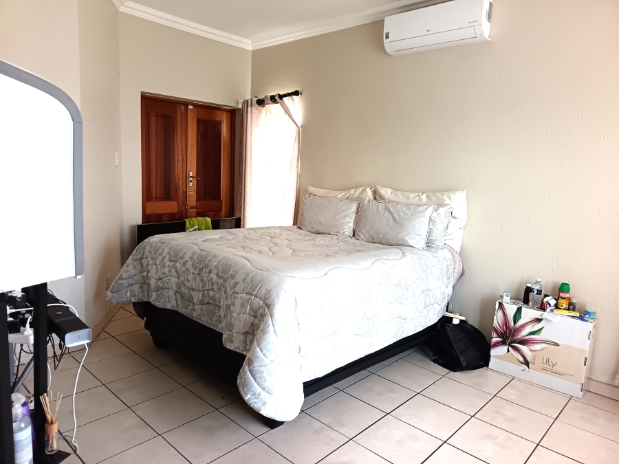4 Bedroom Property for Sale in Sonneveld Gauteng