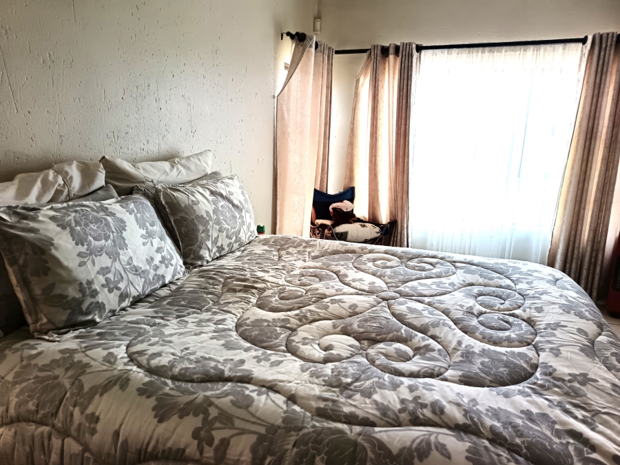 4 Bedroom Property for Sale in Sonneveld Gauteng