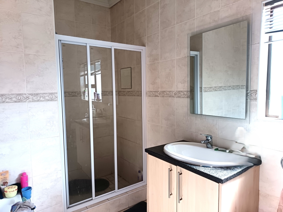 4 Bedroom Property for Sale in Sonneveld Gauteng