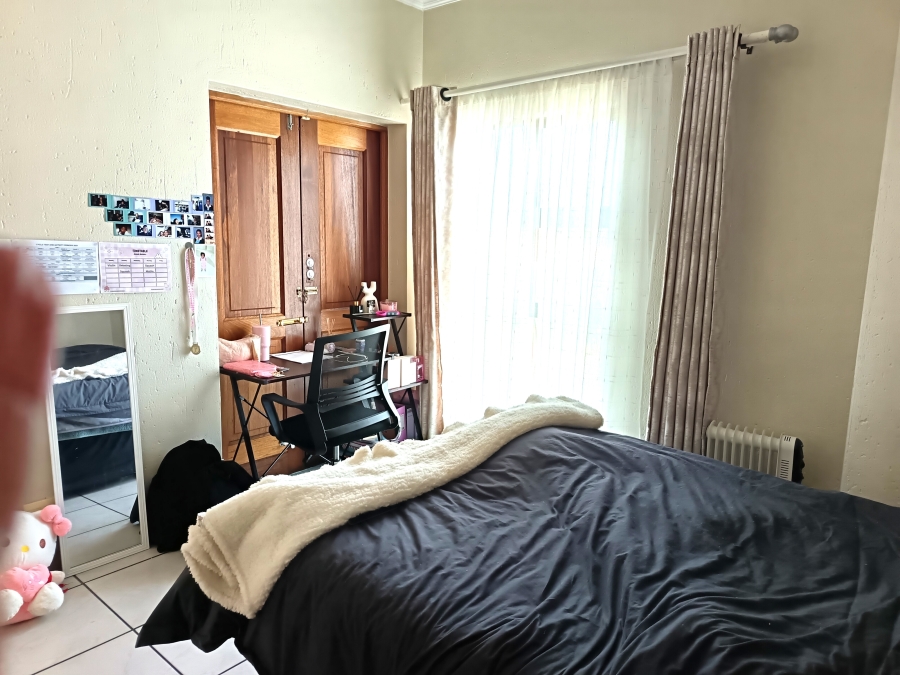 4 Bedroom Property for Sale in Sonneveld Gauteng