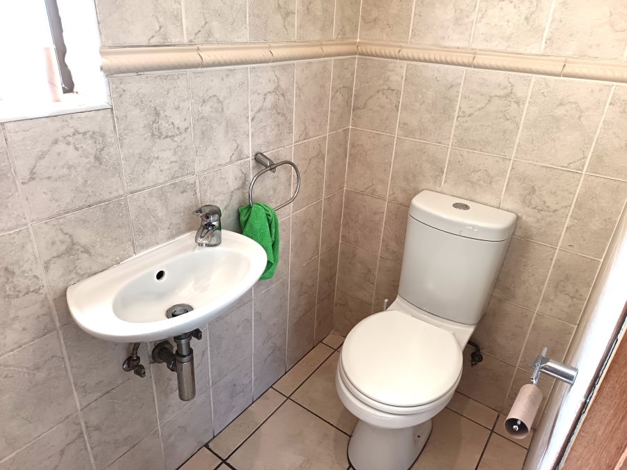 4 Bedroom Property for Sale in Sonneveld Gauteng