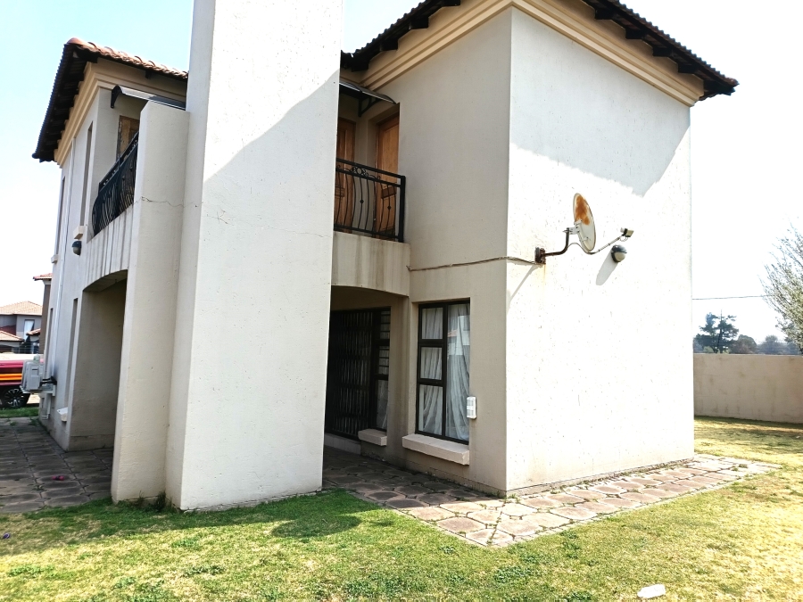 4 Bedroom Property for Sale in Sonneveld Gauteng