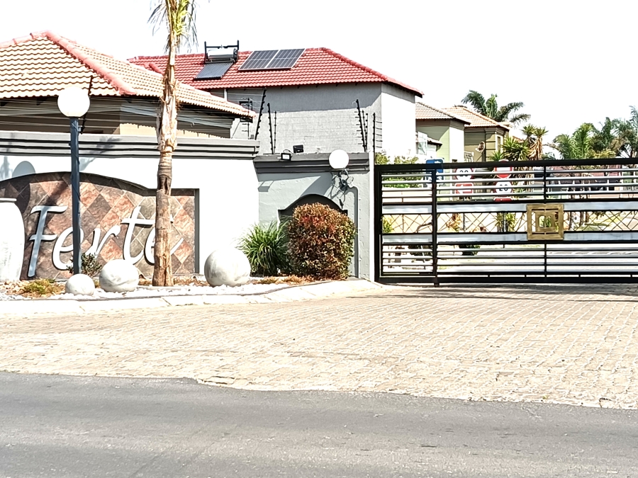 4 Bedroom Property for Sale in Sonneveld Gauteng