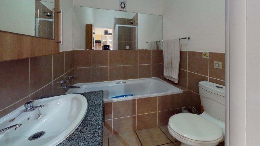 2 Bedroom Property for Sale in Comet Gauteng