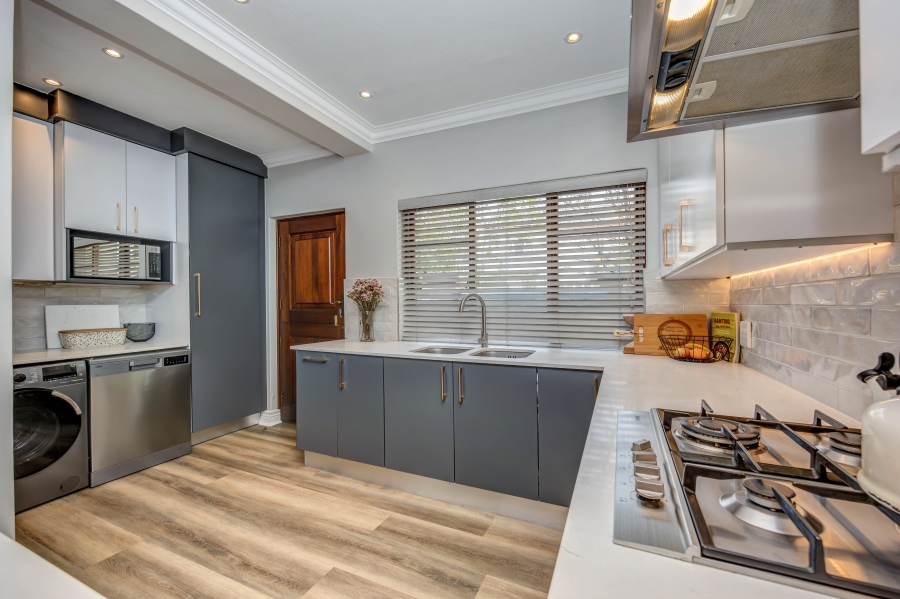 4 Bedroom Property for Sale in Broadacres Gauteng