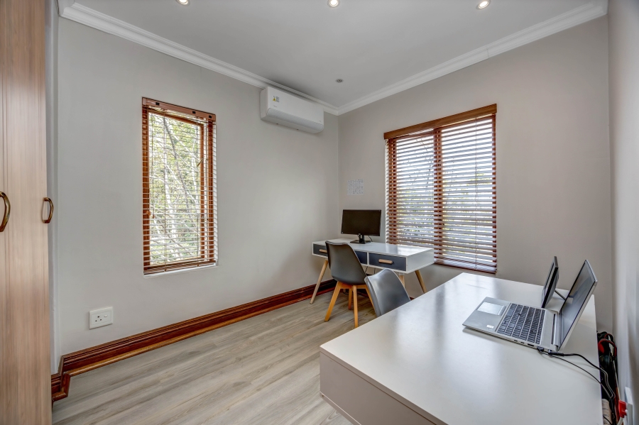 4 Bedroom Property for Sale in Broadacres Gauteng