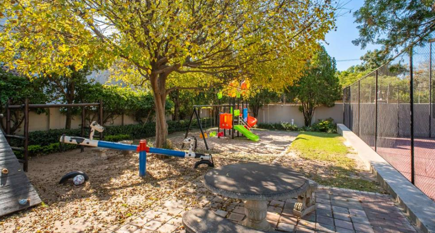 4 Bedroom Property for Sale in Broadacres Gauteng