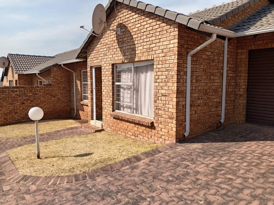 2 Bedroom Property for Sale in Princess A H Gauteng