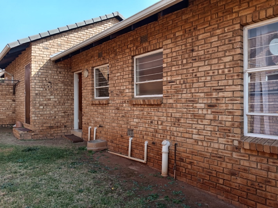 2 Bedroom Property for Sale in Princess A H Gauteng