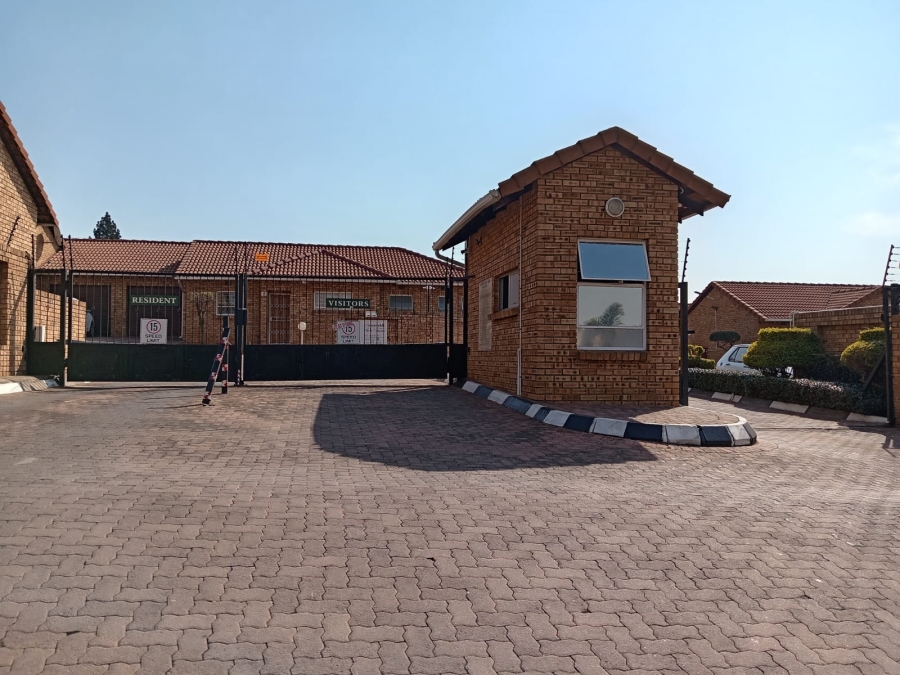 2 Bedroom Property for Sale in Princess A H Gauteng