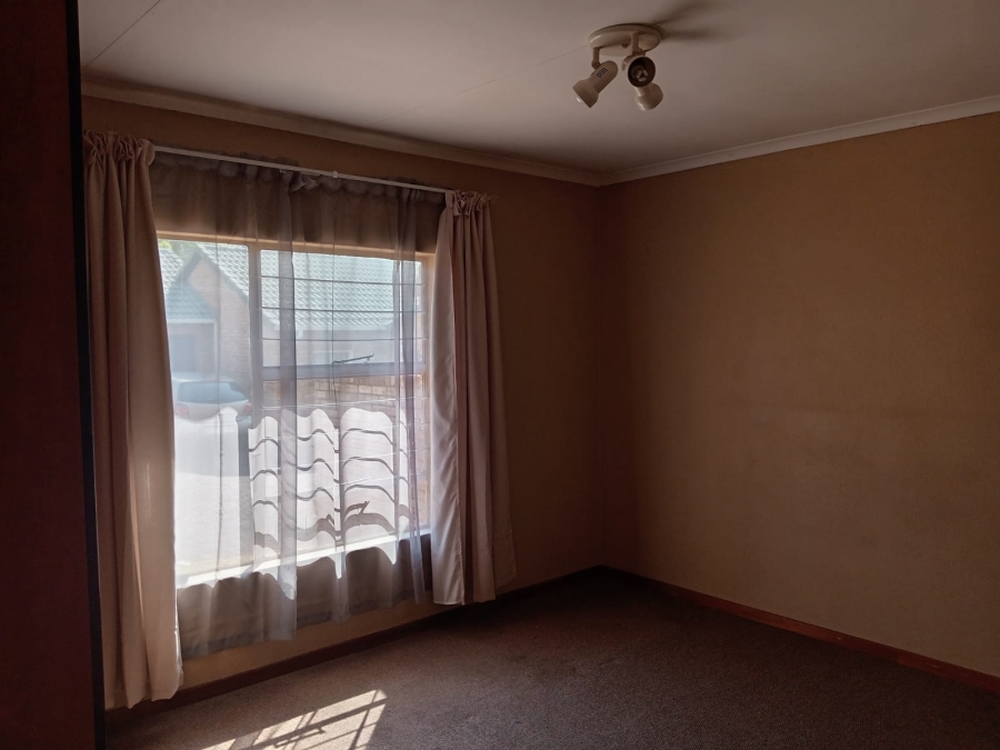 2 Bedroom Property for Sale in Princess A H Gauteng