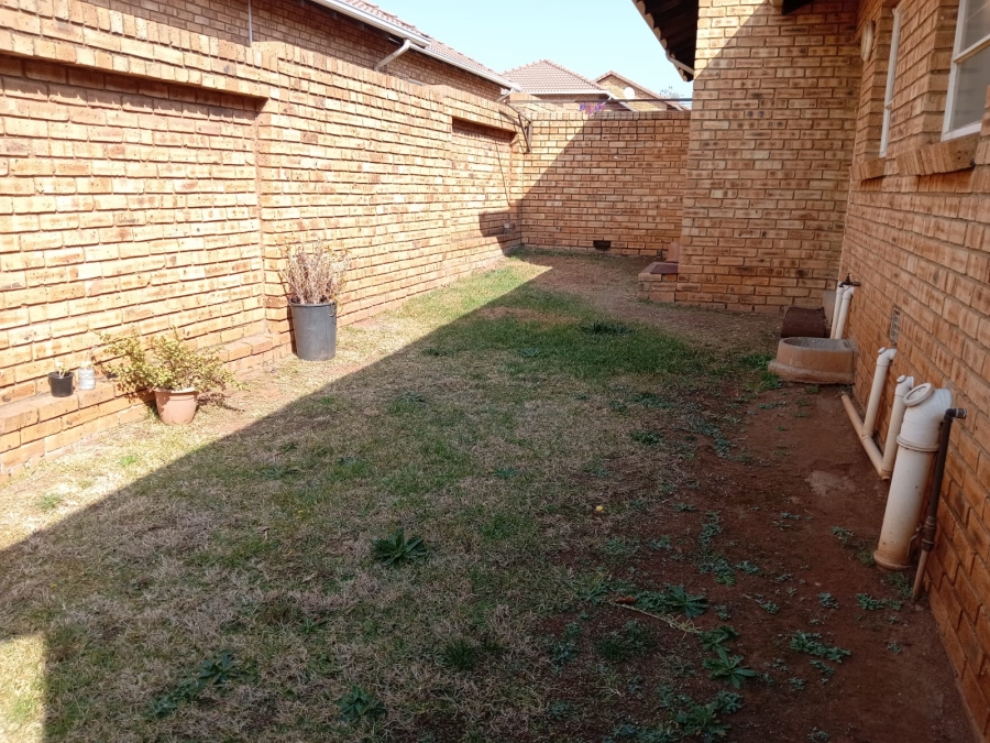 2 Bedroom Property for Sale in Princess A H Gauteng